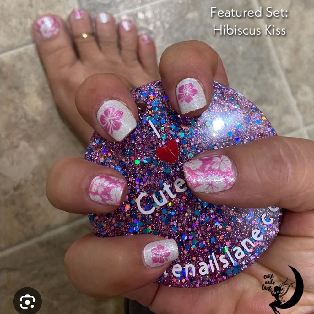 *Retired* Color Street: Hibiscus Kiss (Pedicure) | Floral Tropical Summer Pink - Picture 10 of 15